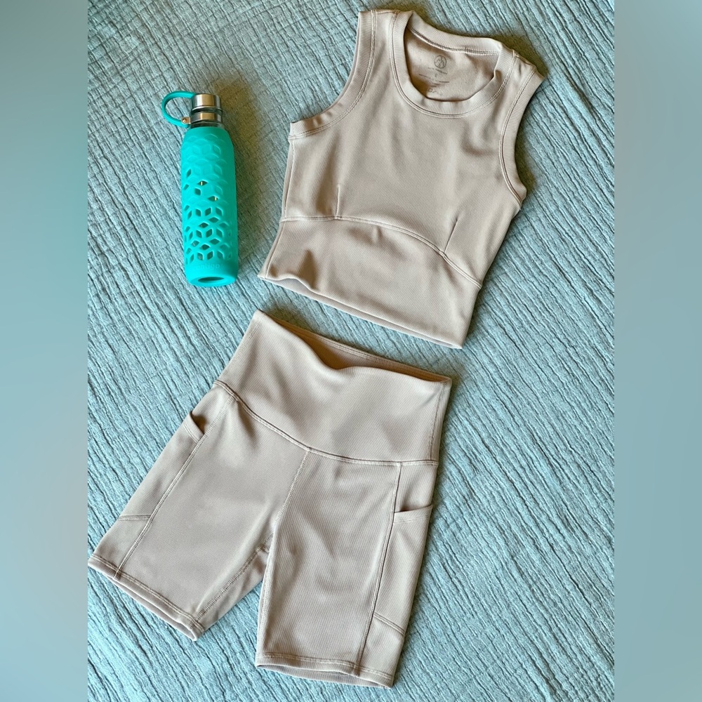 Move Theology Tan Beige Ribbed Two-Piece Workout Set - Size Small